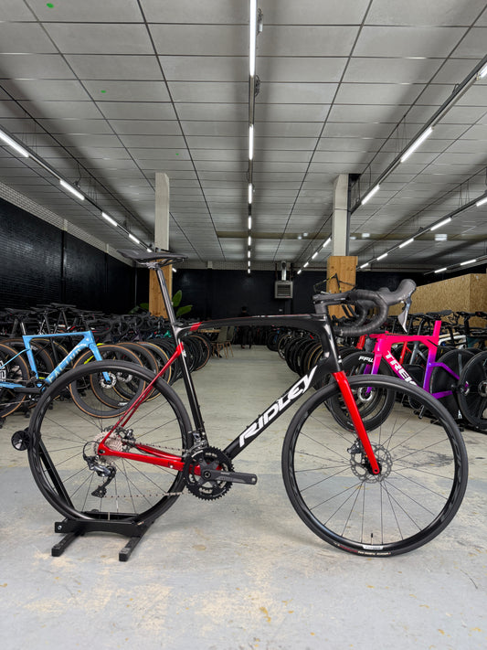 NIEUW Ridley Fenix SLiC Carbon Racefiets