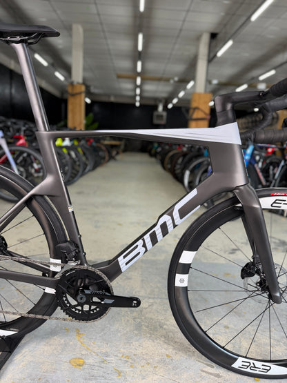 NEW BMC Teammachine R 01 AXS Carbon Road Bike