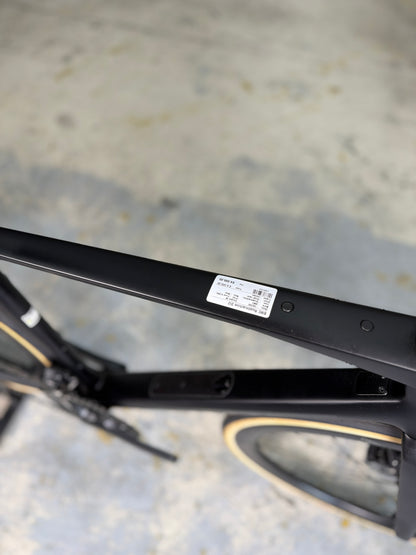 NIEUW BMC Roadmachine Di2 Carbon Racefiets