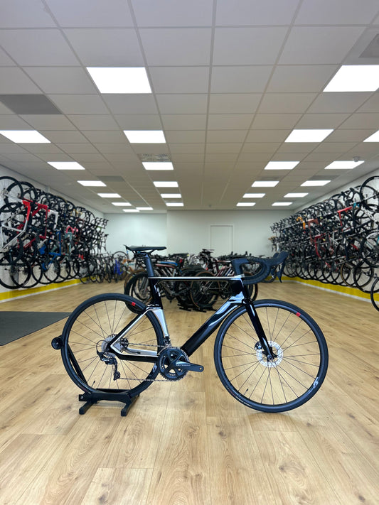 Showroom Orbea Orca Aero Carbon Disc Racefiets