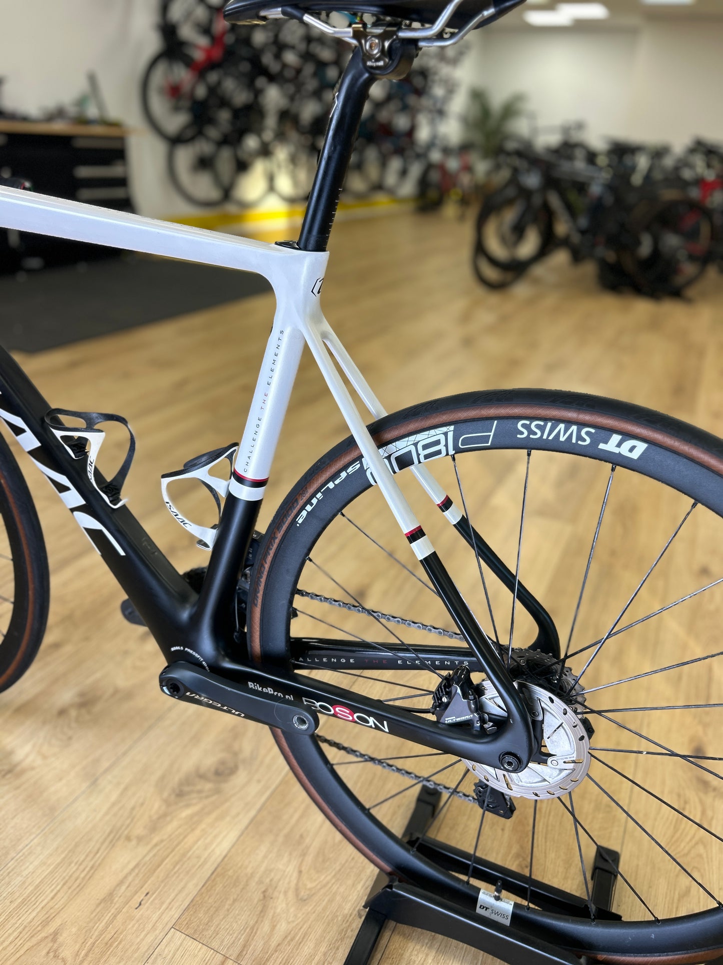 Isaac Element Di2 Carbon Racefiets