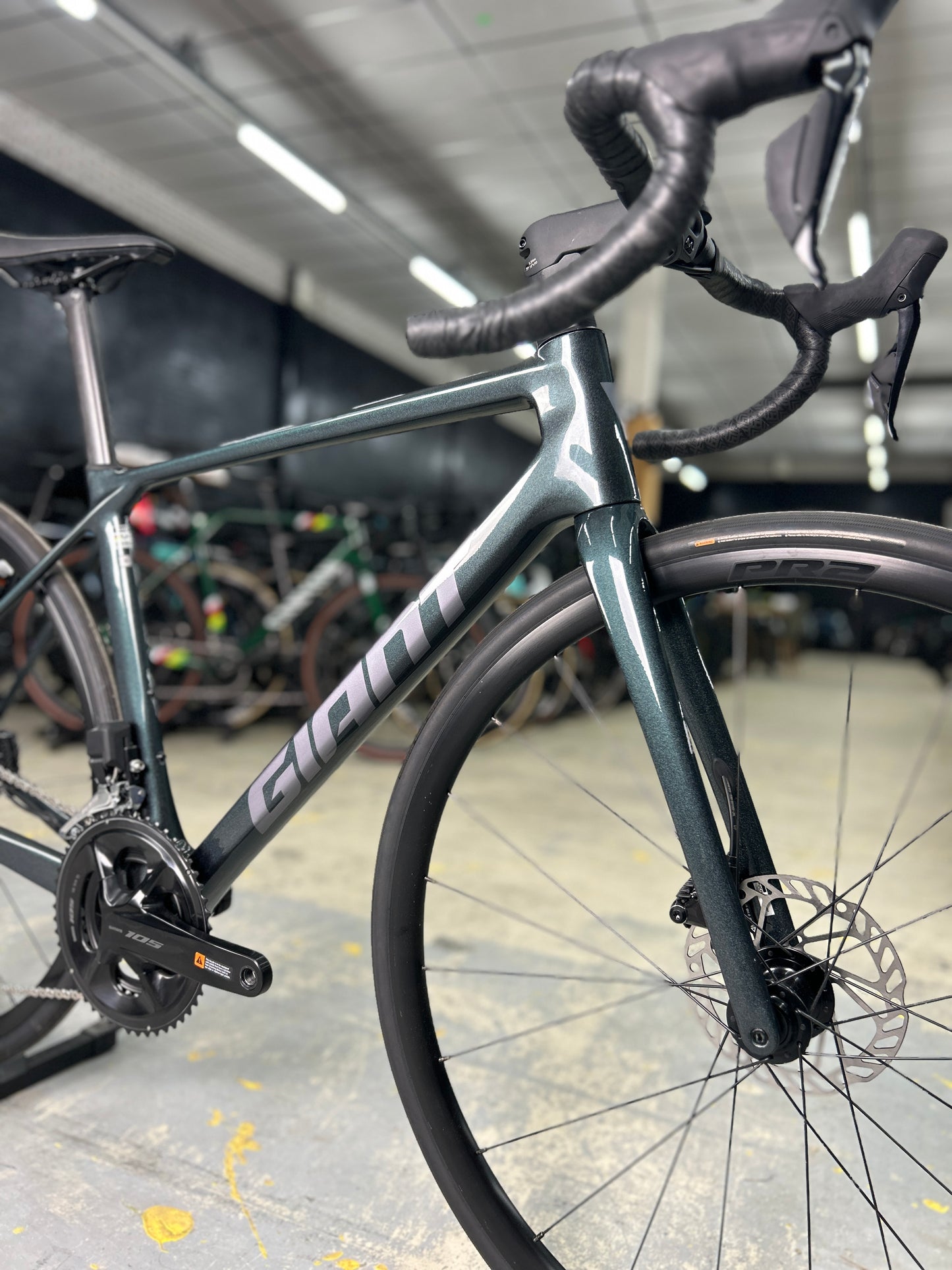 NEW Giant TCR Advanced Di2 Carbon Road Bike