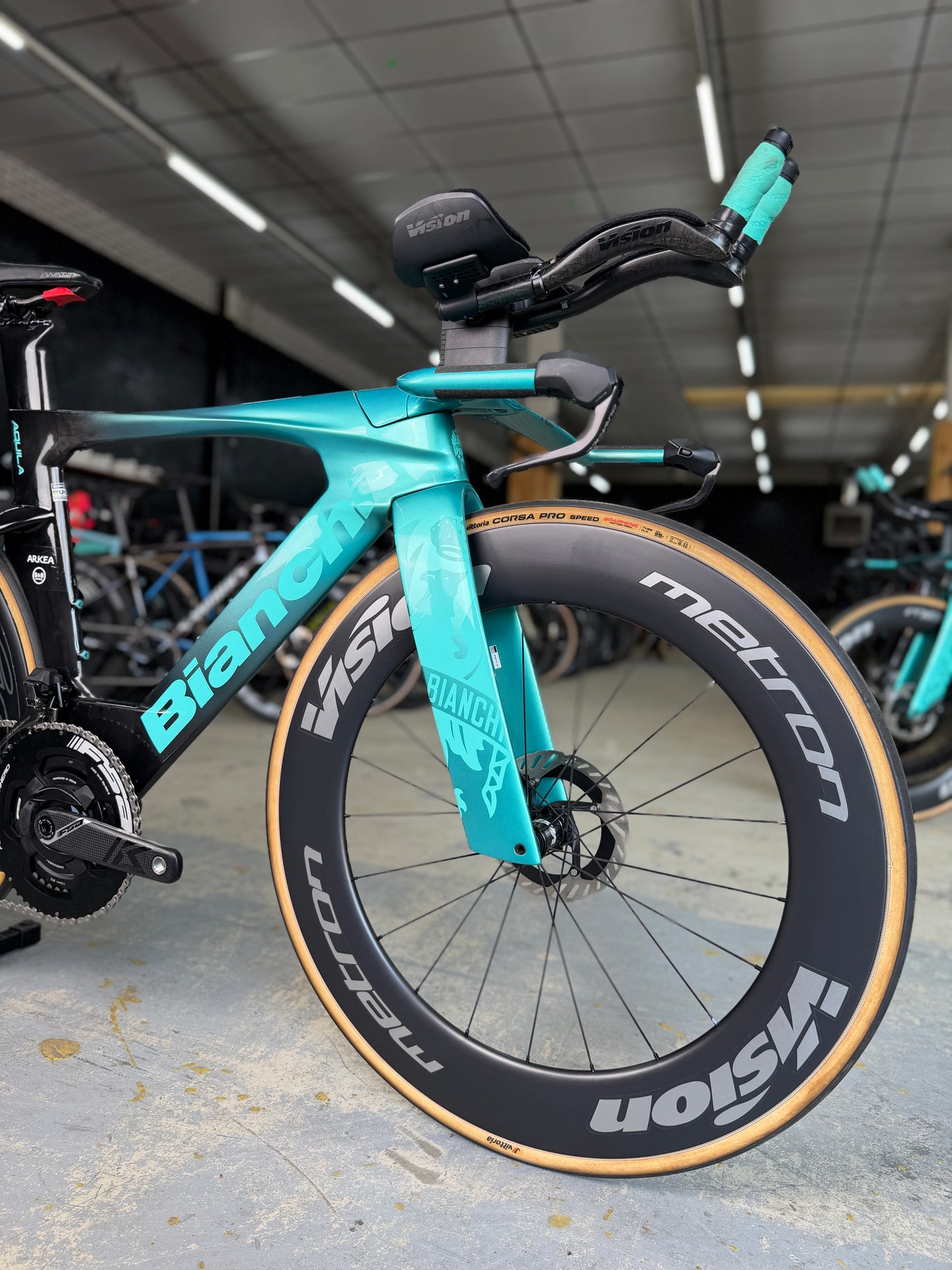 Bianchi Aquila RC Disc Di2 Carbon TT