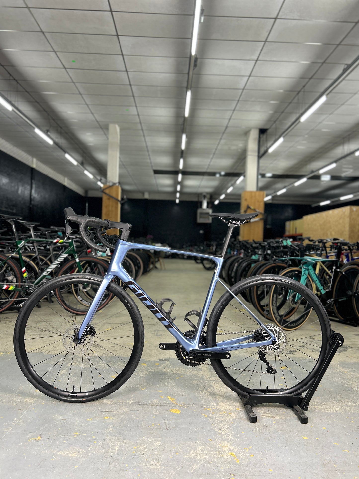 NEW Giant Defy Advanced Di2 Carbon Road Bike