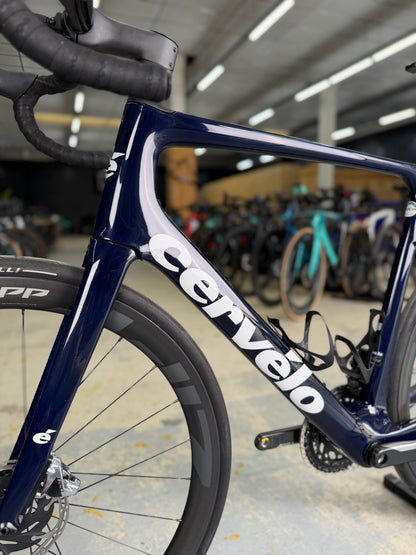 Cervélo Caledonia-5 Red eTap Carbon Road Bike