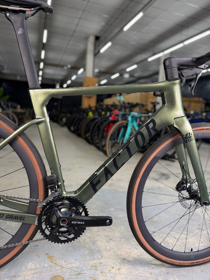 NIEUW Factor Ostro Gravel GRX Di2 Gravel Fiets