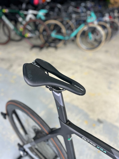 Bianchi Oltre XR4 AXS Carbon Road Bike