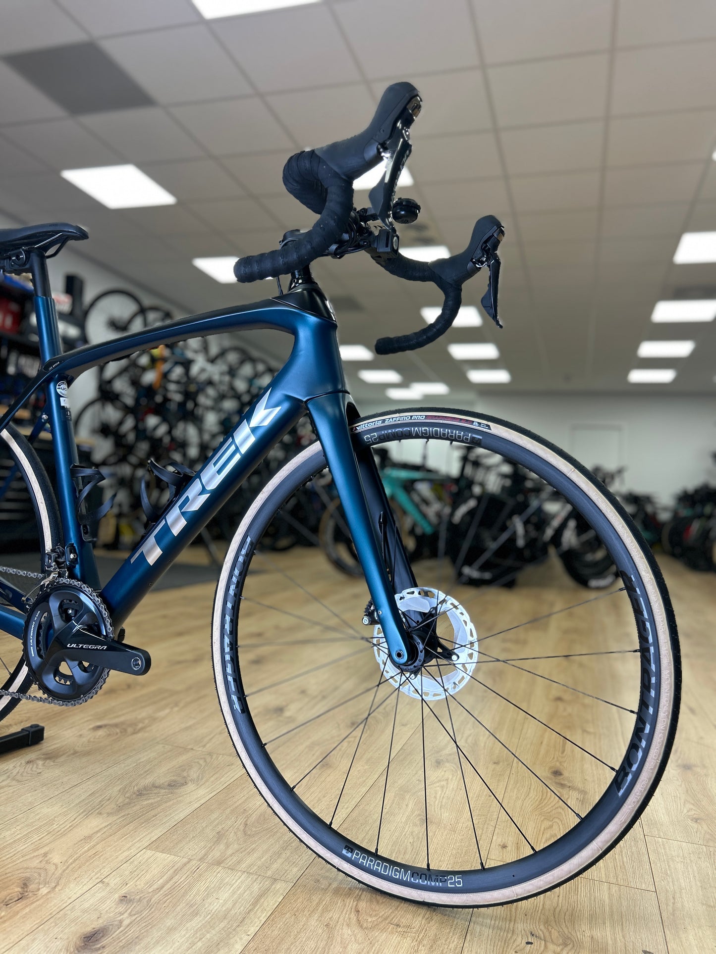 Trek Domane SL6 Disc Carbon Road Bike