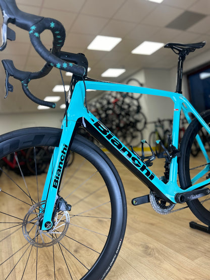 Bianchi Infinito CV Full Carbon Force AXS Racefiets