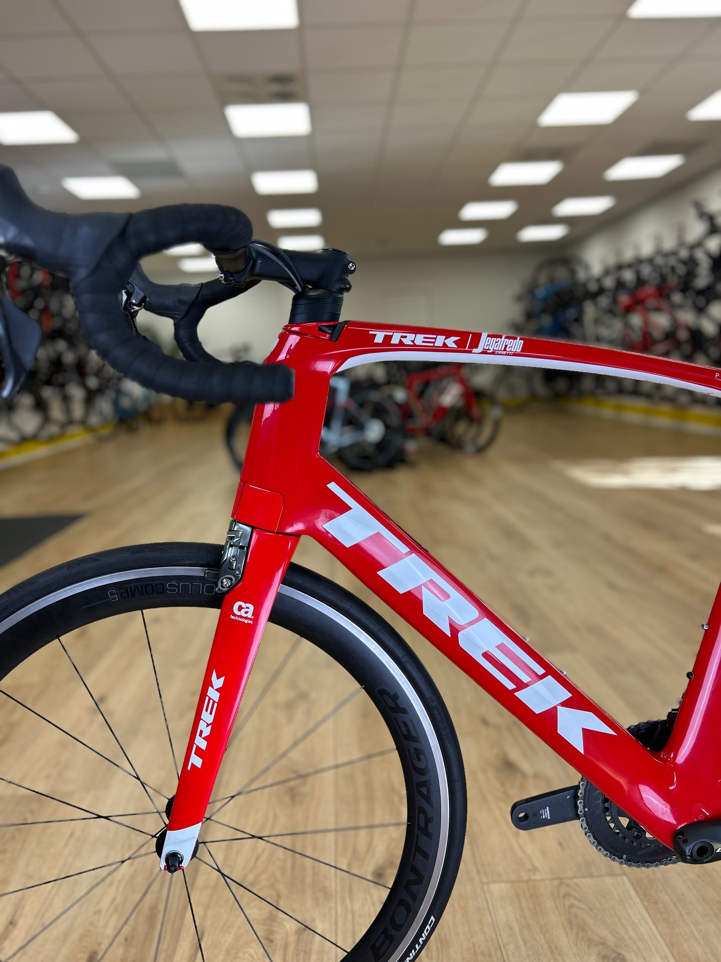 Trek Madone SL6 Segafredo Carbon Racefiets