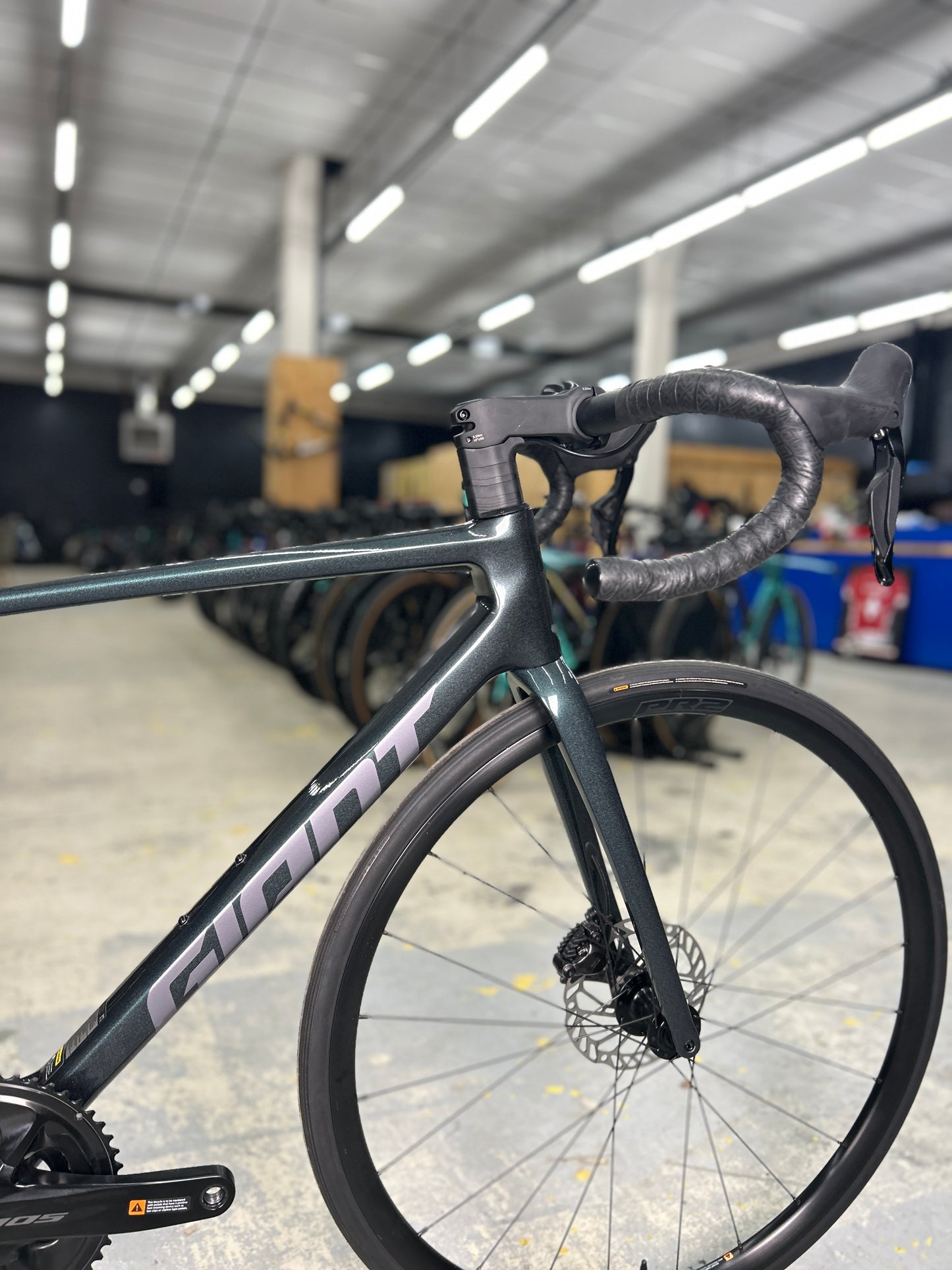 NEW Giant TCR Advanced Di2 Carbon Road Bike