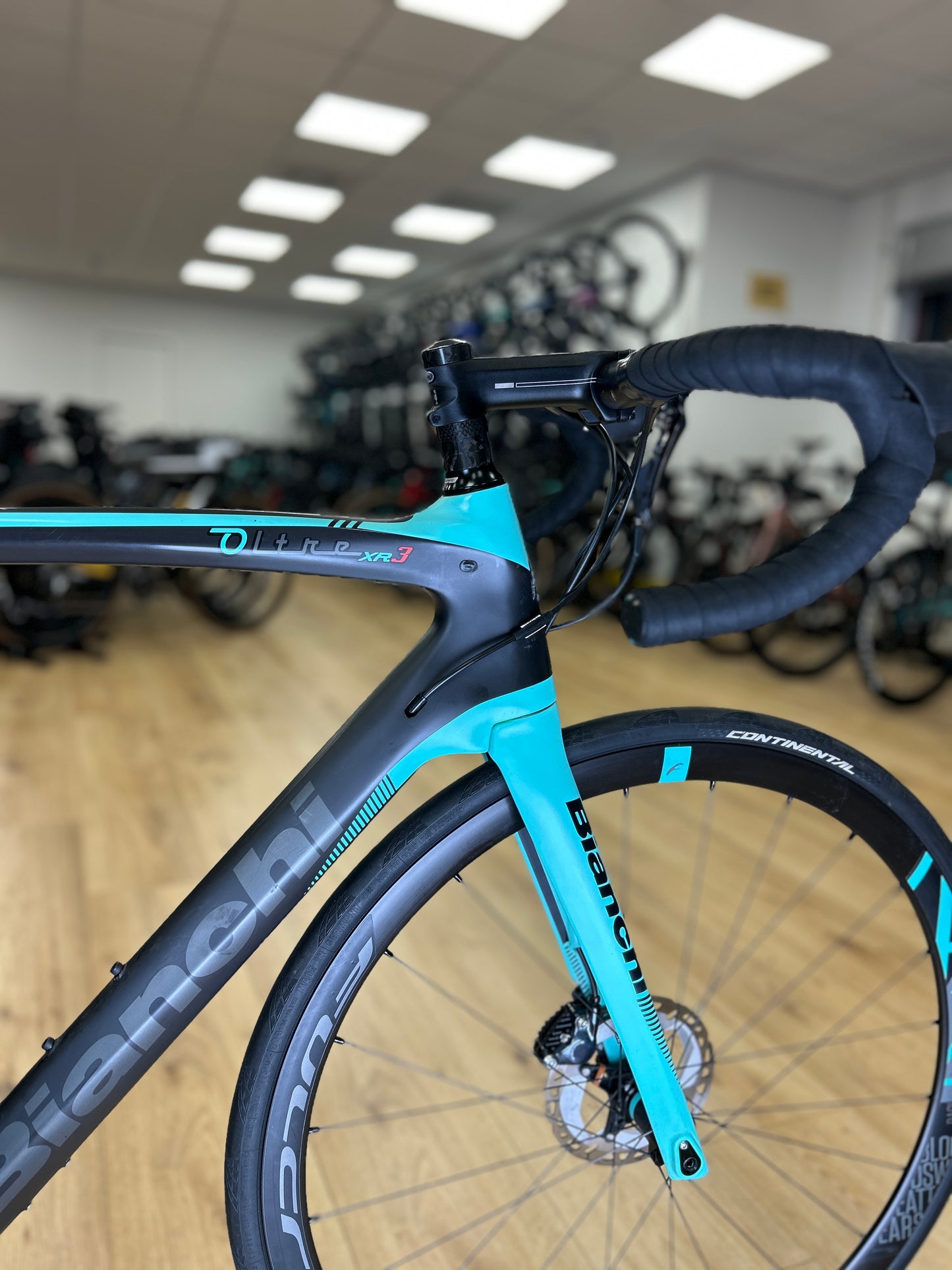 Bianchi Oltre XR3 Disc Carbon Road Bike