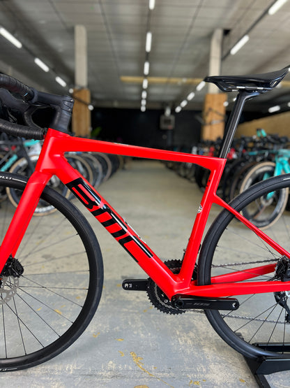 NEW BMC Teammachine SLR Di2 Carbon Road Bike