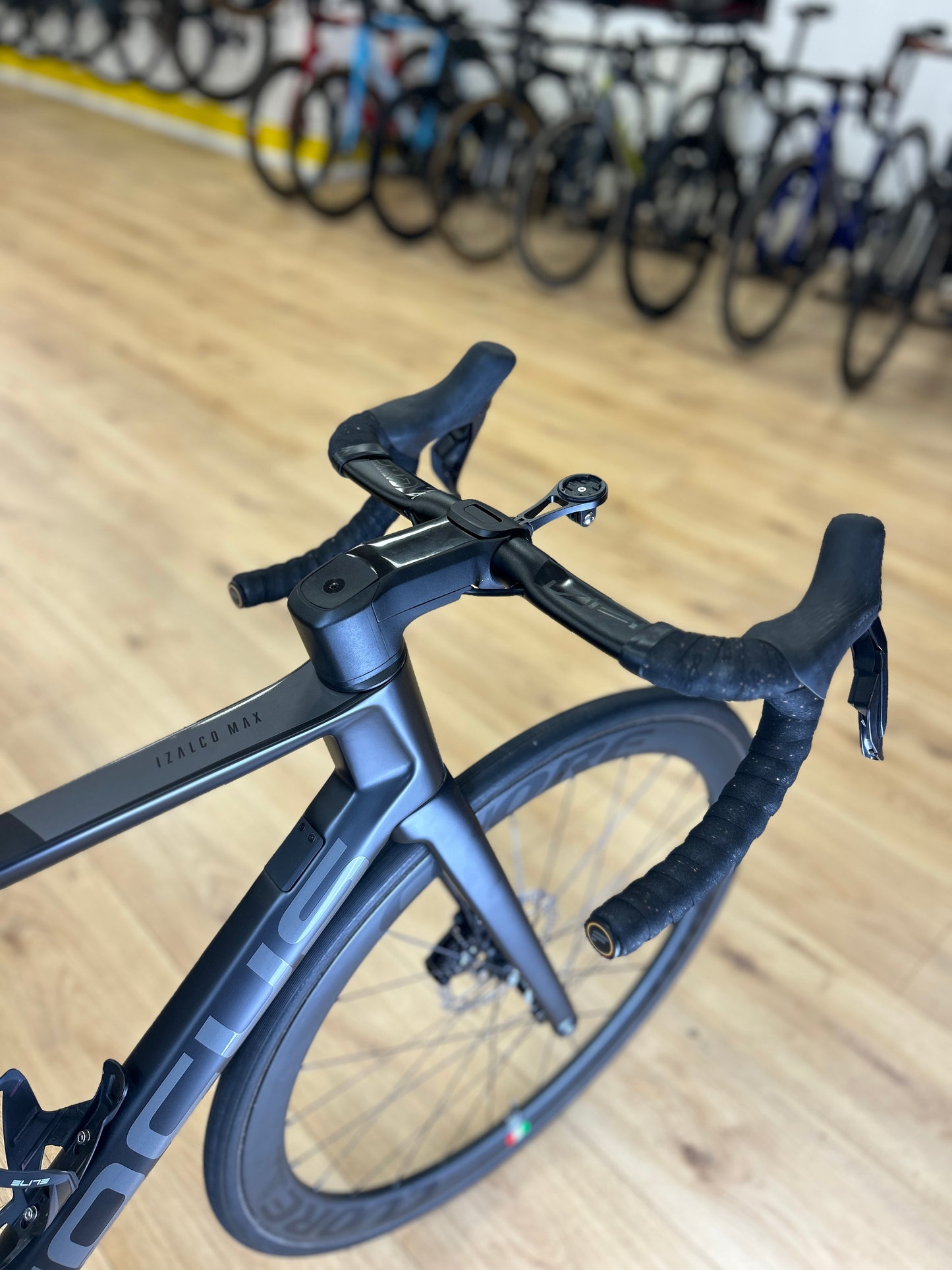 Focus Izalco Max 9.8 Di2 Carbon Racefiets