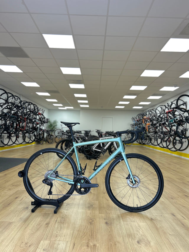 200km Specialized Aethos Pro Di2  Carbon Disc Racefiets