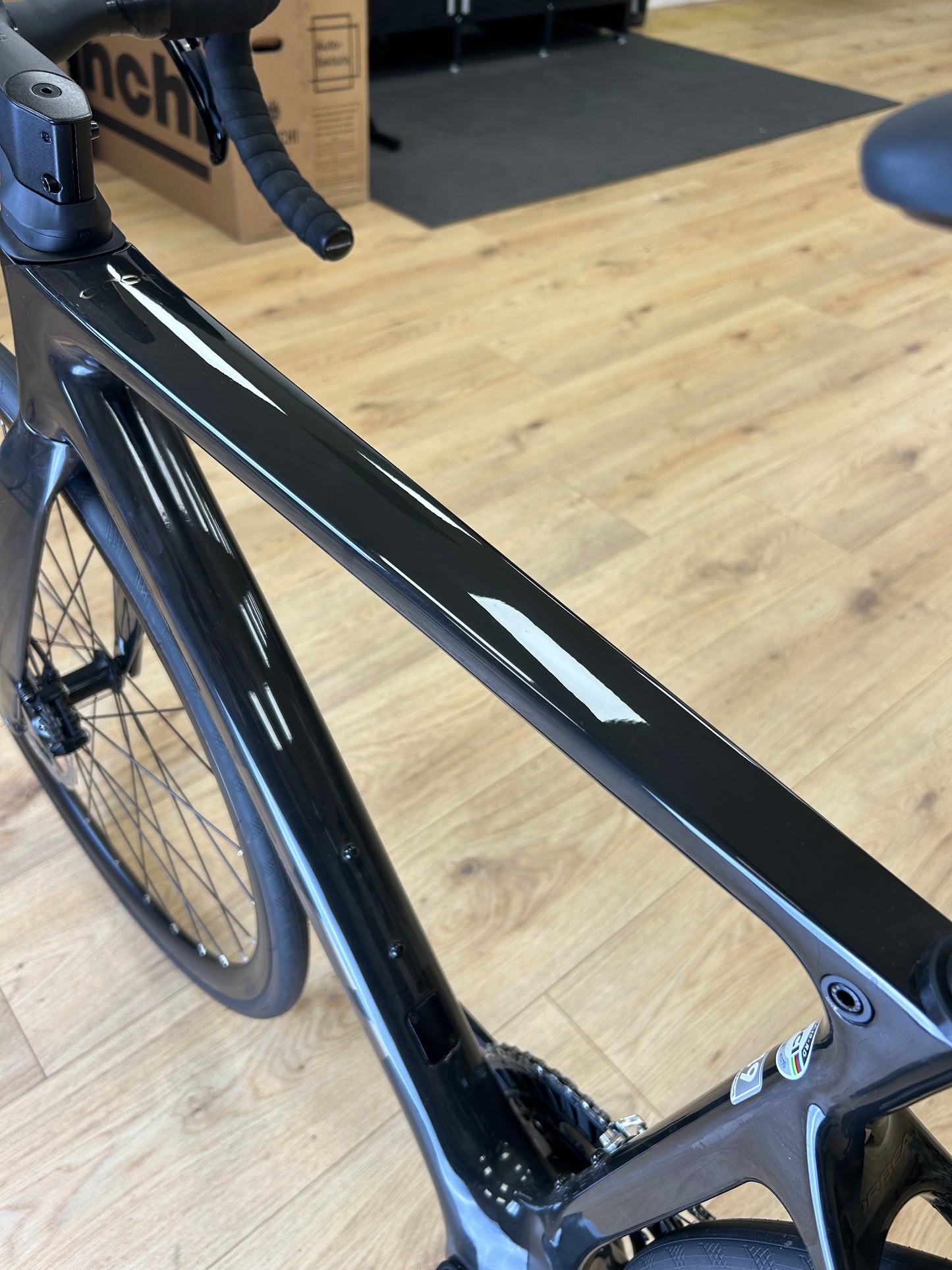 Showroom Orbea Orca M30 Carbon Disc Racefiets