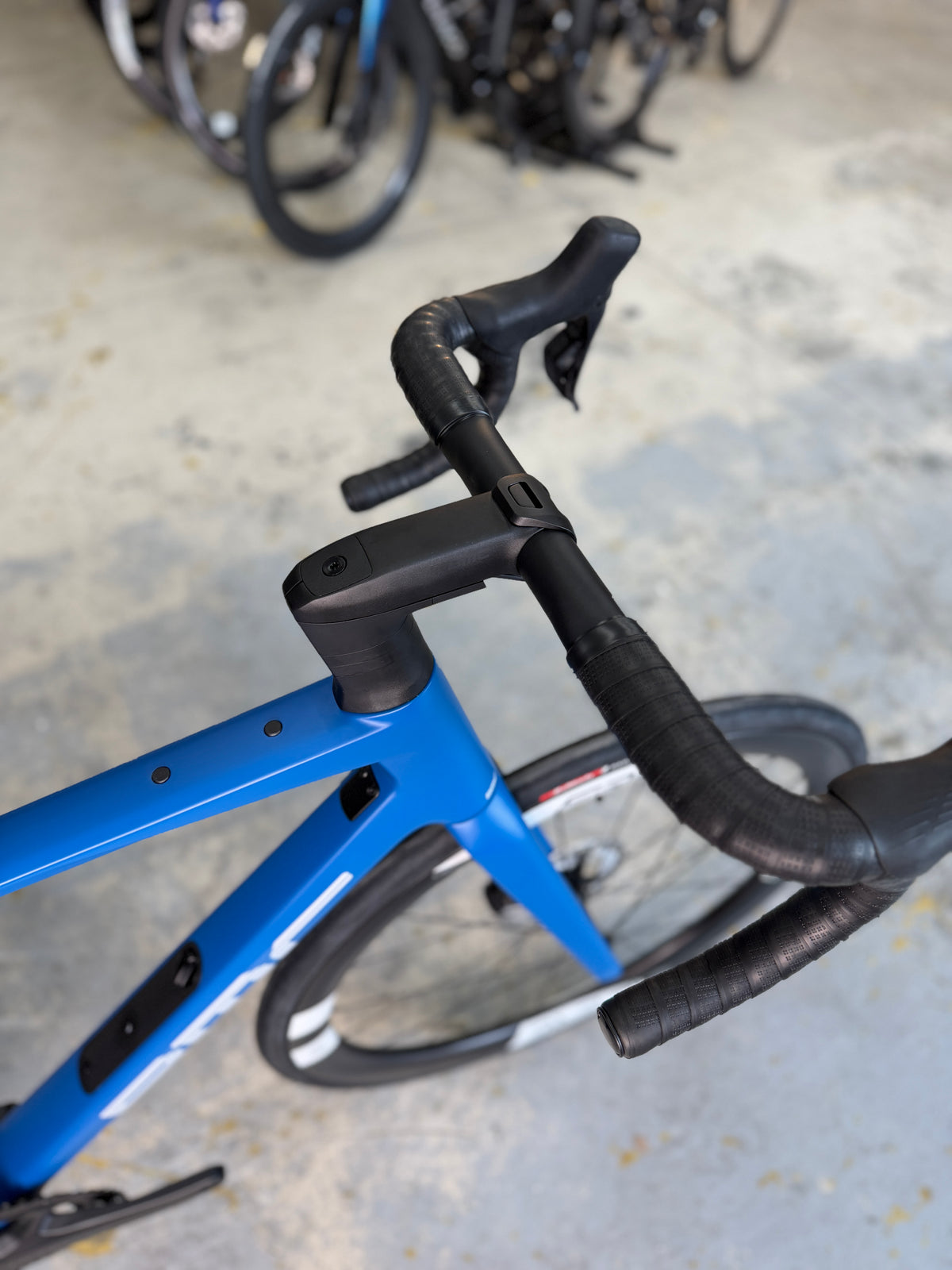 NIEUW BMC Roadmachine TWO Di2 Carbon Racefiets