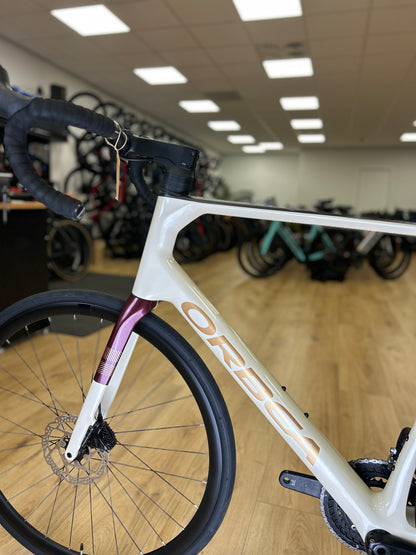 0km Showroom Model Orbea Orca M30iTEAM Di2 Carbon Racefiets