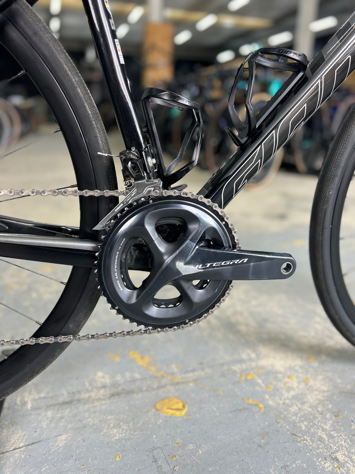 Giant Defy Advanced 2 Carbon Road Bike
