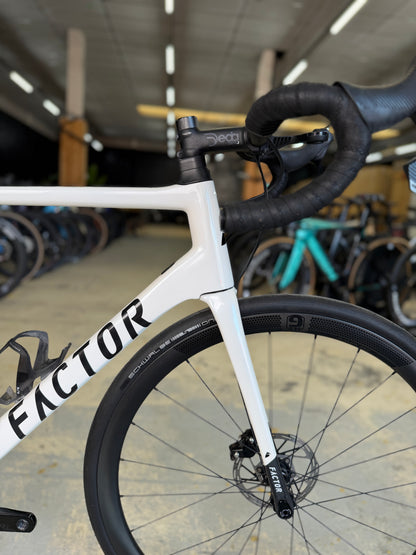 Factor O2 AXS Carbon Racefiets