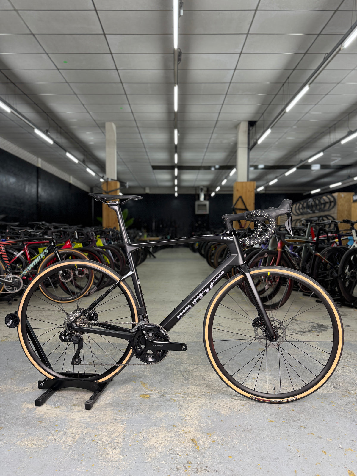 NIEUW BMC Roadmachine Five Di2 Carbon Racefiets