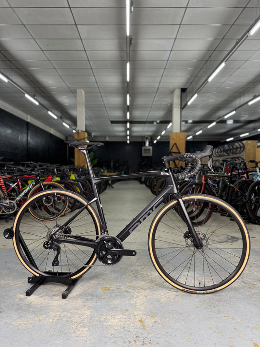 NIEUW BMC Roadmachine Five Di2 Carbon Racefiets
