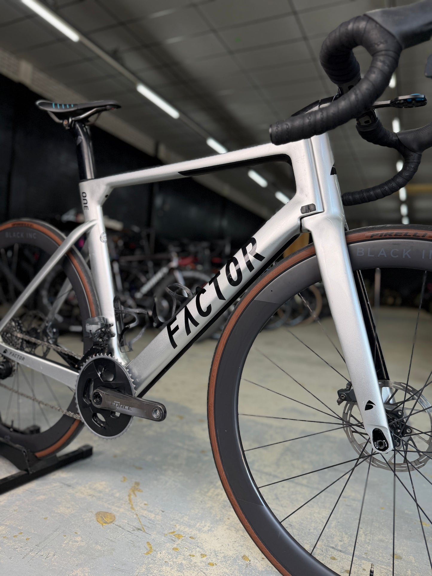 Factor ONE AXS Carbon Racefiets