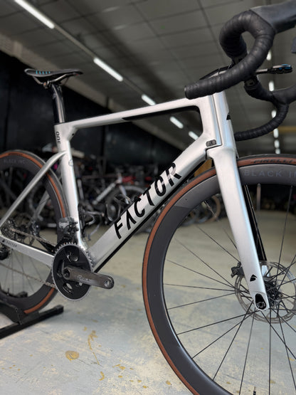 Factor ONE AXS Carbon Racefiets