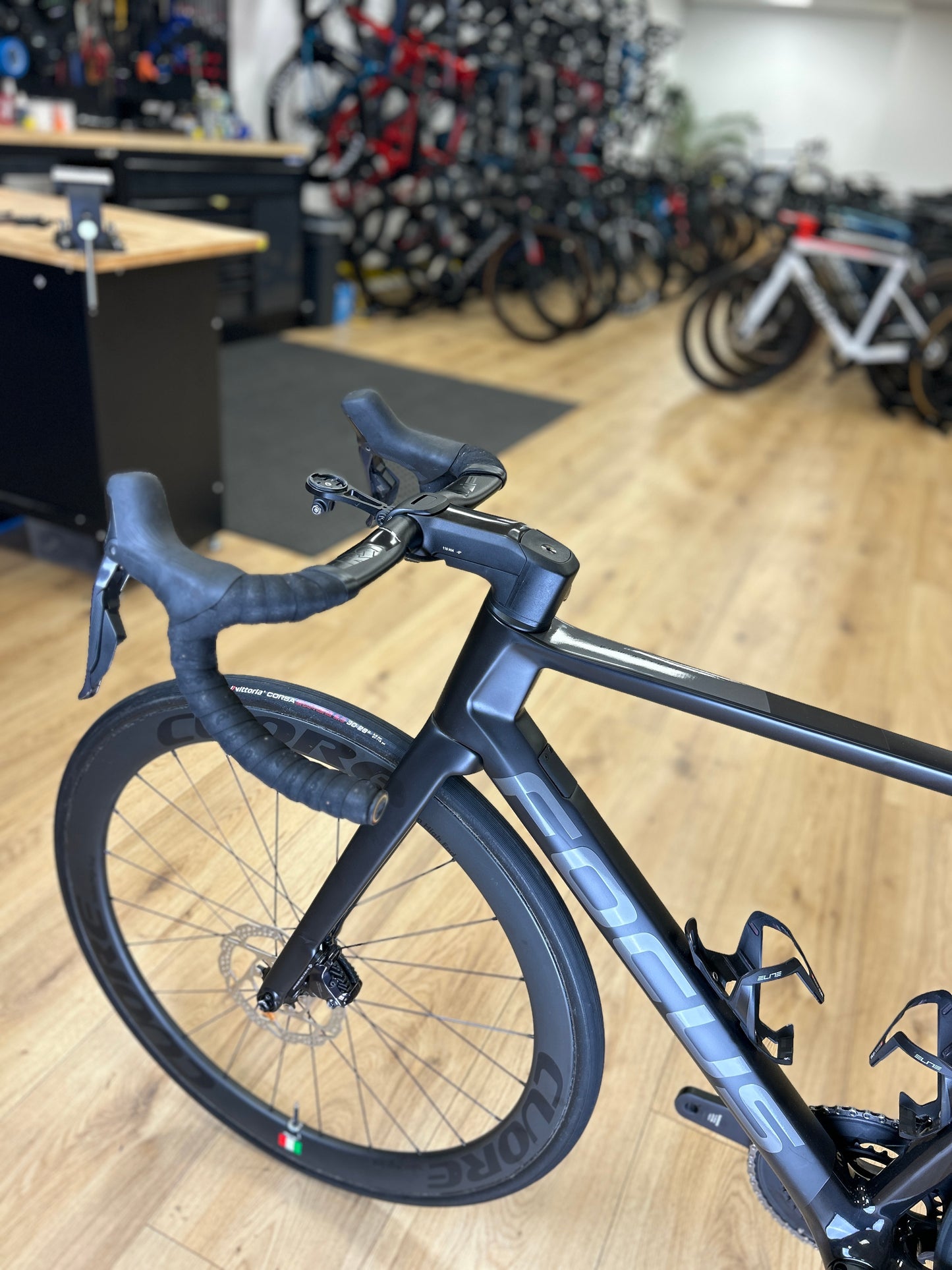 Focus Izalco Max 9.8 Di2 Carbon Racefiets