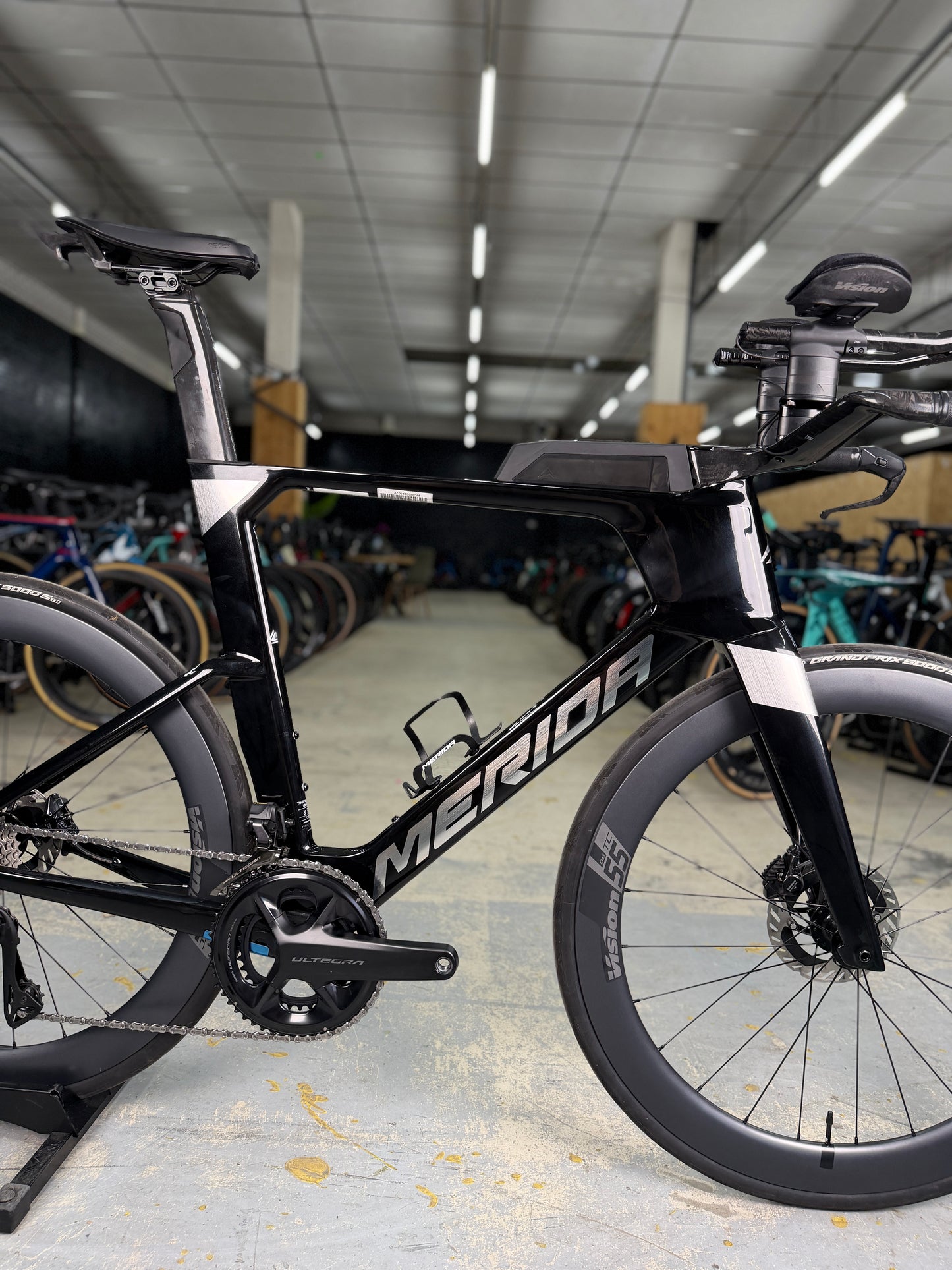 DEMO Merida Time Warp Tri Limited Di2 Carbon Racefiets