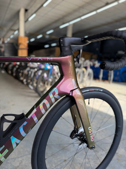 NIEUW Factor Ostro VAM Di2 Carbon Racefiets