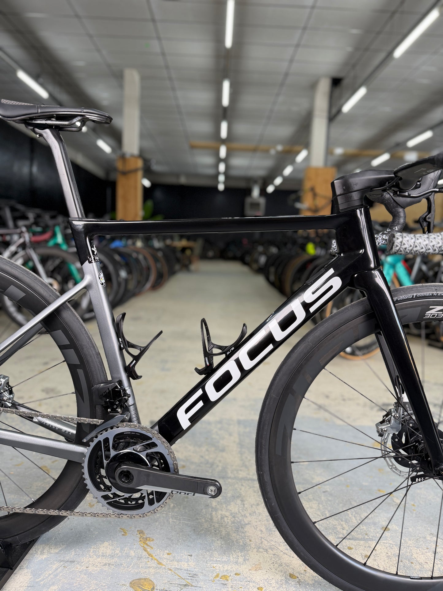 Focus Izalco Max SRAM RED eTap Carbon Racefiets