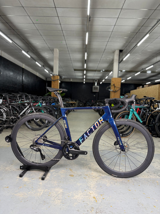 NIEUW Factor Ostro VAM Di2 Carbon Racefiets