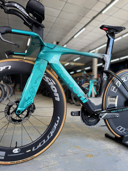 Bianchi Aquila RC Disc Di2 Carbon Road Bike