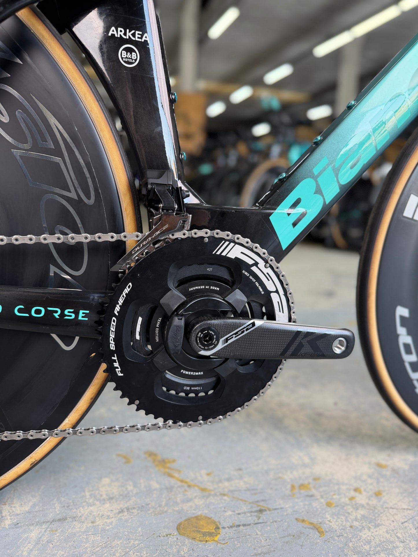 Bianchi Aquila RC Disc Di2 Carbon TT