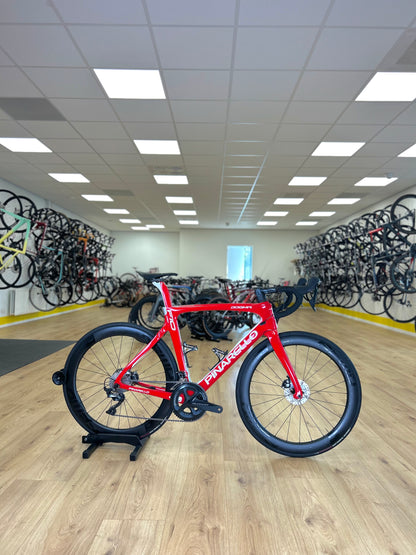 500km Pinarello Dogma F10 Disc Carbon Racefiets