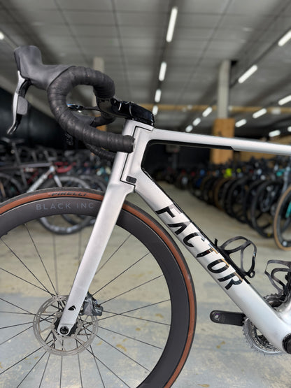 Factor ONE AXS Carbon Racefiets