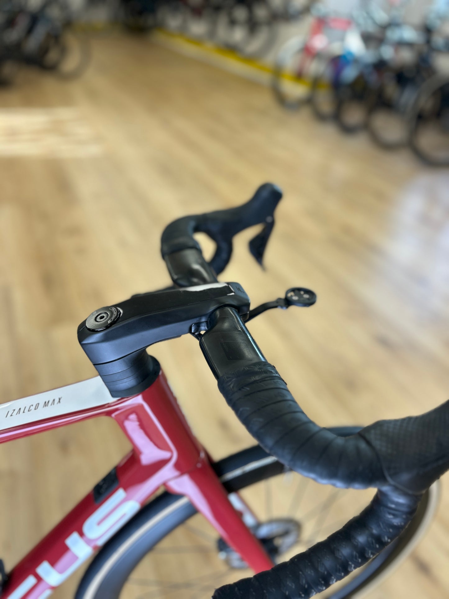 Focus Izalco Max 9.8 Di2 Carbon Racefiets