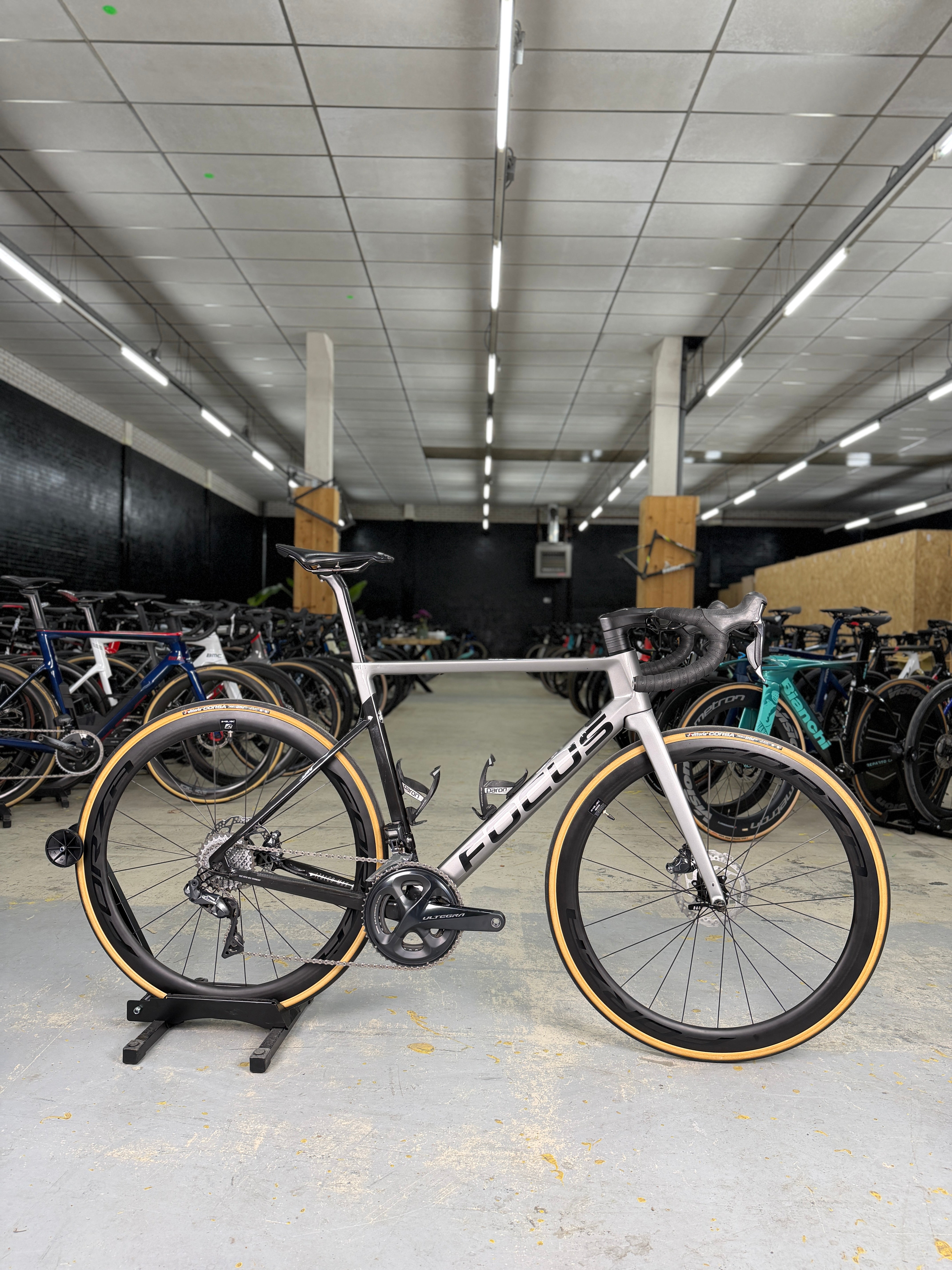 Focus Izalco Max 9.7 Di2 Carbon Racefiets – Racefiets013