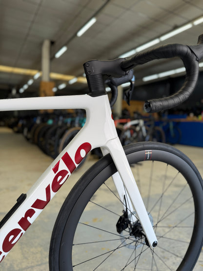 SHOWROOM Cervélo Caledonia-5 AXS Carbon Racefiets