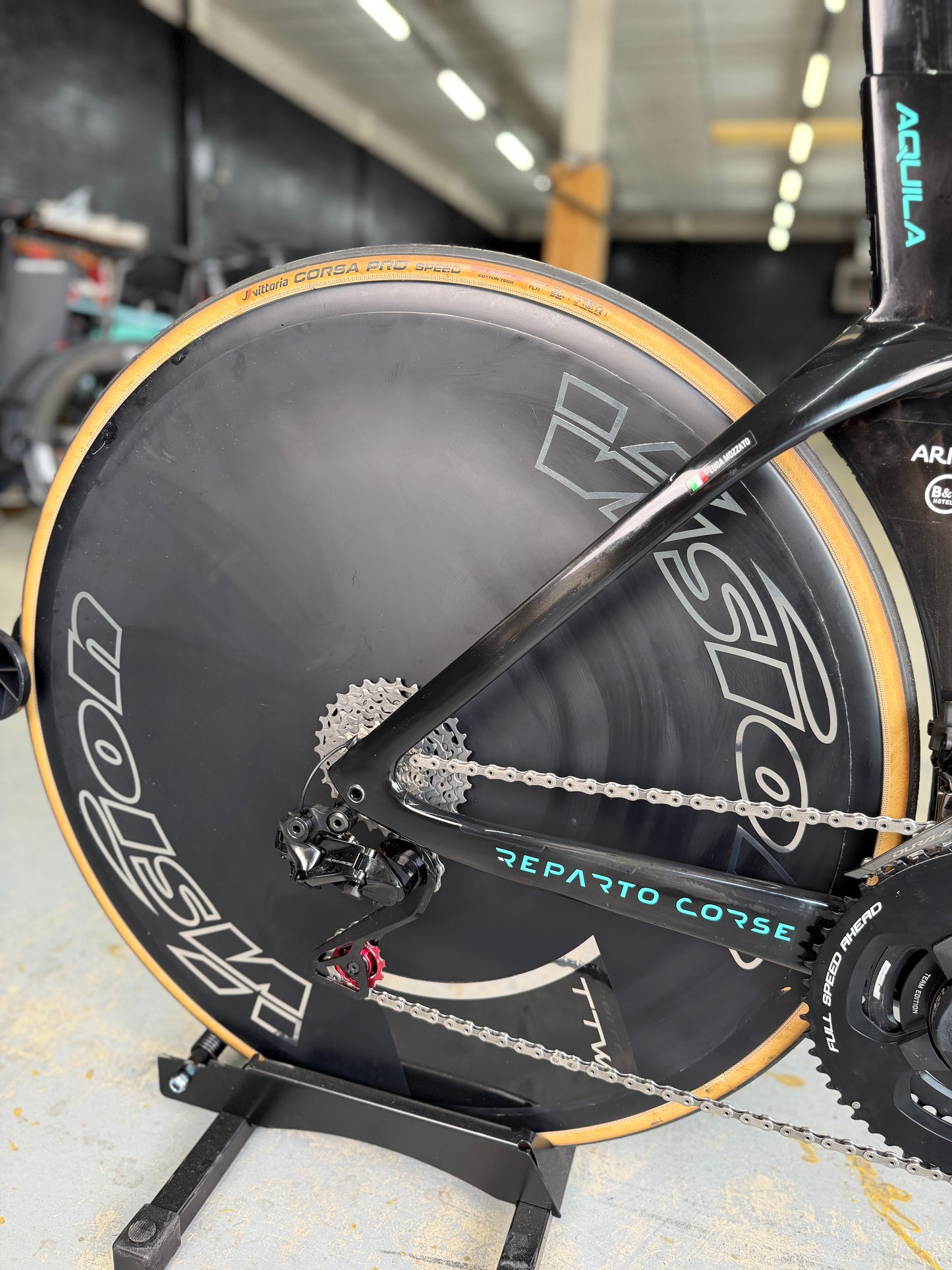Bianchi Aquila RC Disc Di2 Carbon TT