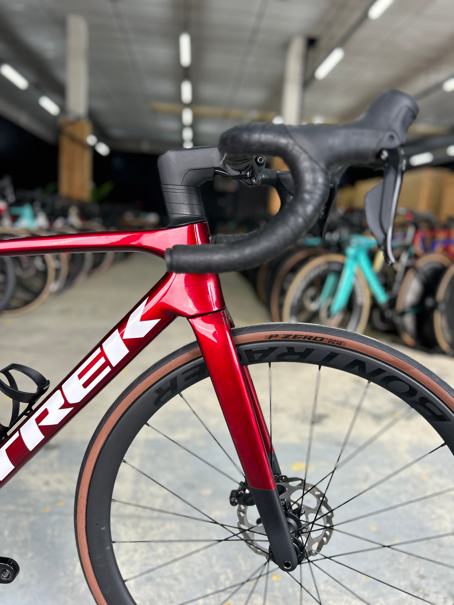 Trek Madone SL6 Di2 Carbon Road Bike