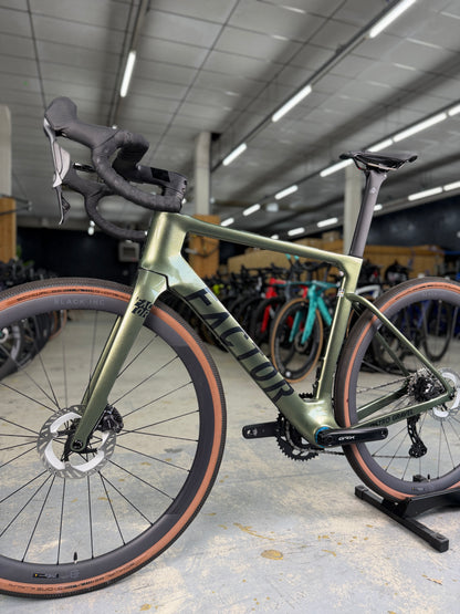 NIEUW Factor Ostro Gravel GRX Di2 Gravel Fiets