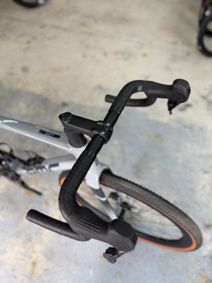 NIEUW BMC Kaius 01 THREE Di2 Gravel Fiets