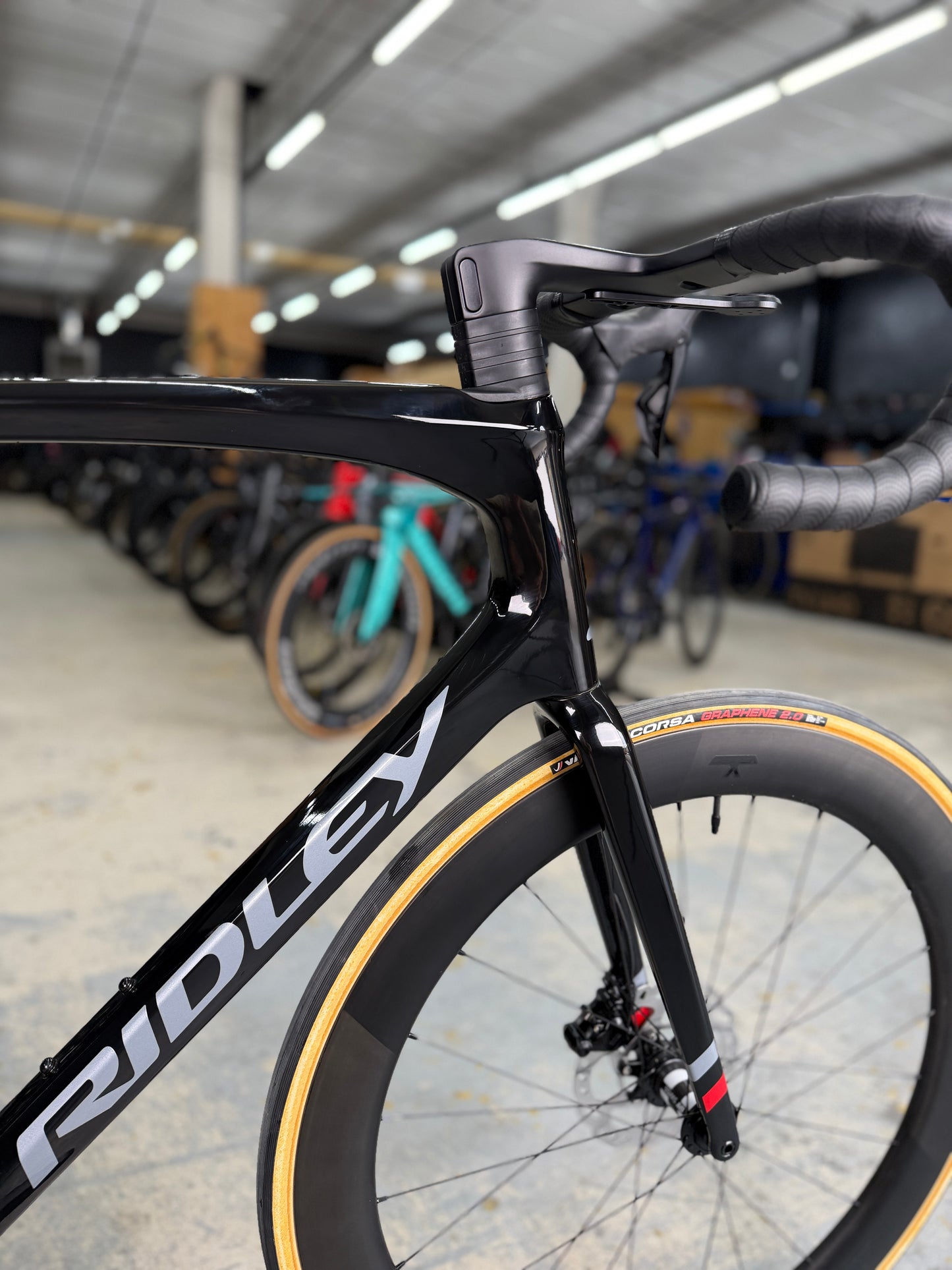 SHOWROOM Ridley Fenix SLiC Di2 Carbon Racefiets