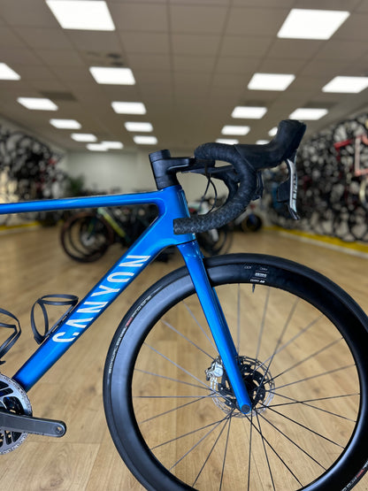 Canyon Ultimate eTap Red Carbon Disc Racefiets