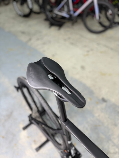 NIEUW BMC Roadmachine TWO Di2 Carbon Racefiets
