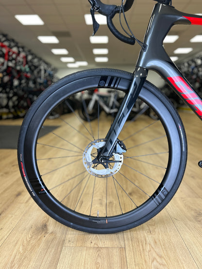 Giant Defy Advanced Pro Carbon Racefiets