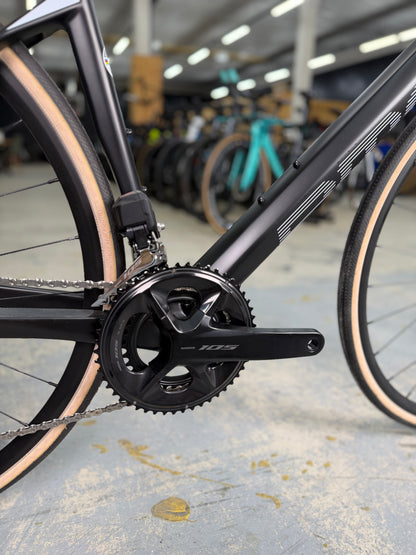 NIEUW BMC Roadmachine Four Di2 Carbon Racefiets