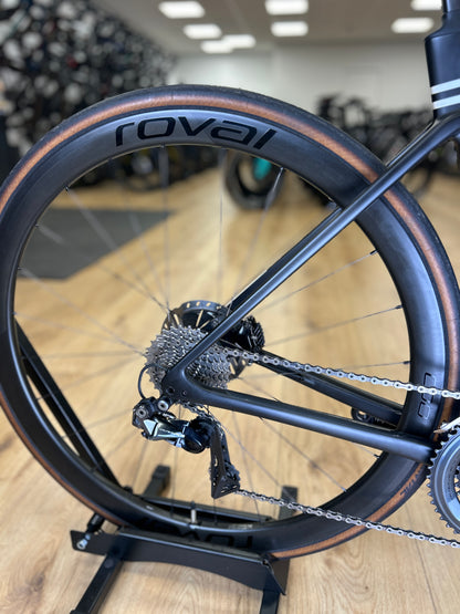 Specialized Roubaix Expert Di2 Carbon Road Bike